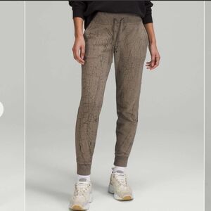 Lululemon,  Warm Down Jogger‎ *7/8 Length in Thread Dye Rover Black, Size 8